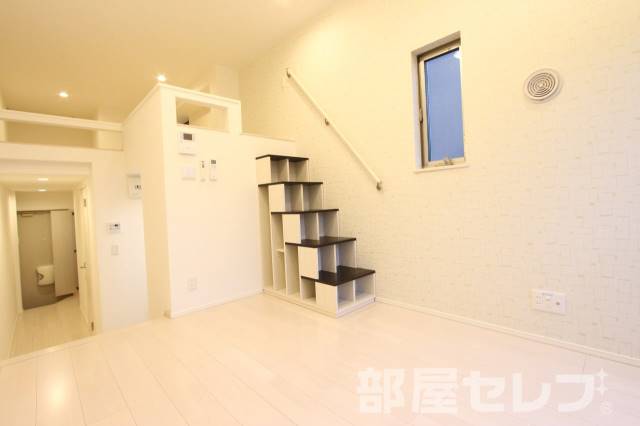 居室・リビング　１０３号室の写真です