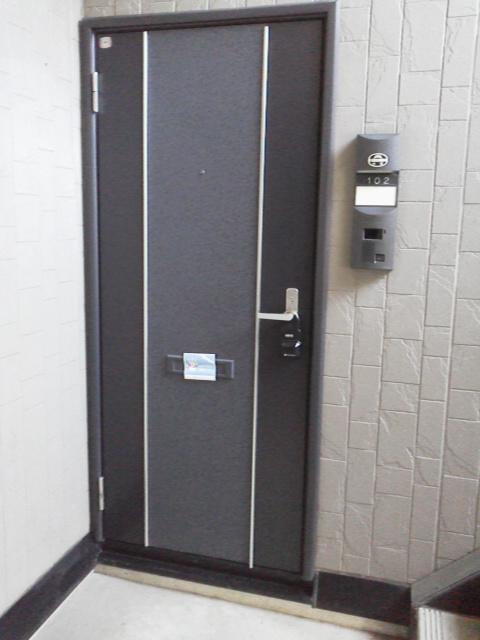 玄関　玄関ドア
