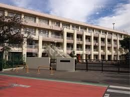 【ハウス大島の小学校】