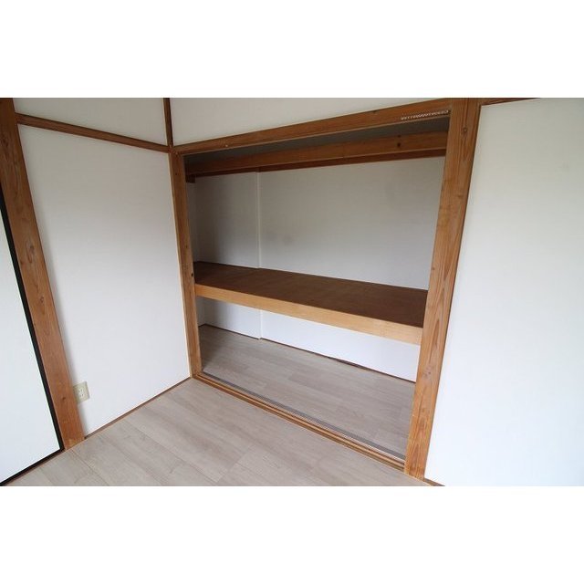 収納　２階洋室収納