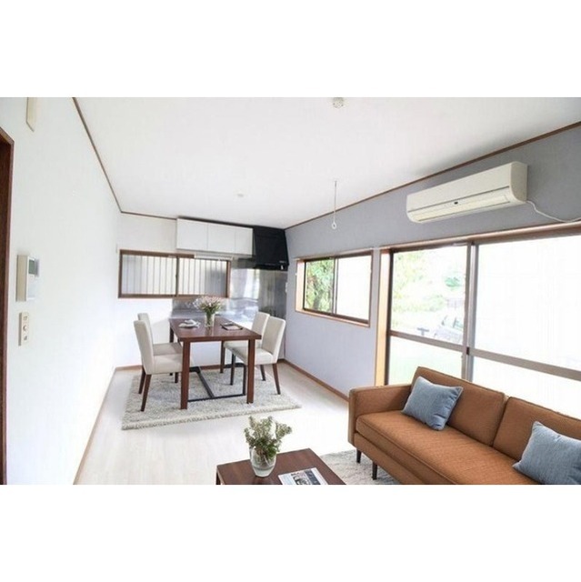 居室・リビング　こちらの家具、家電はＡＩのイメージです。