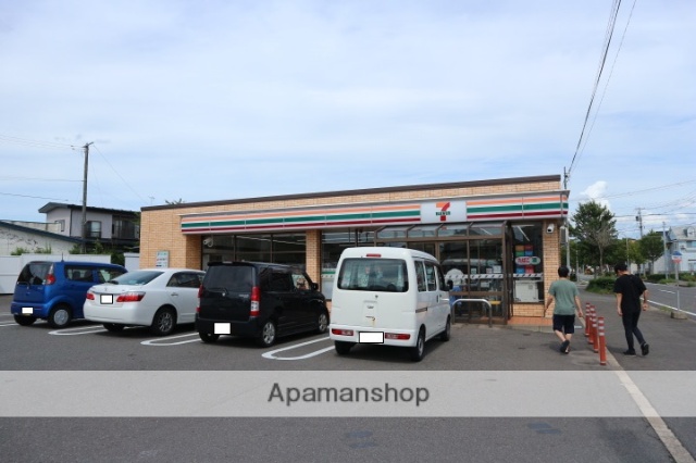 コンビニ　セブンイレブン（コンビニ）まで768m