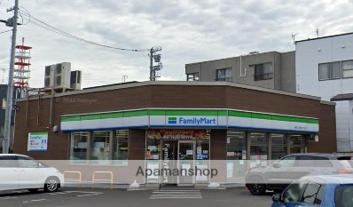 コンビニ　ファミリーマート札幌北２９条西１２丁目店（コンビニ）まで586m