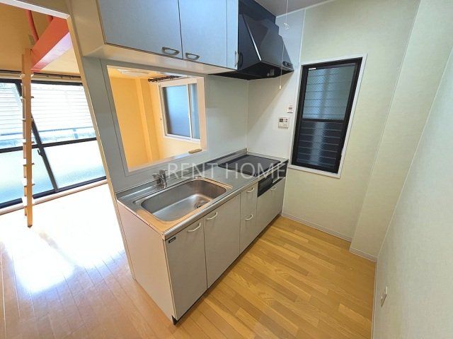 キッチン　ＩＨ３口コンロ