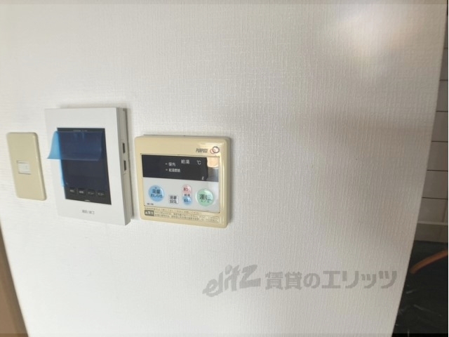 その他設備　給湯器リモコン