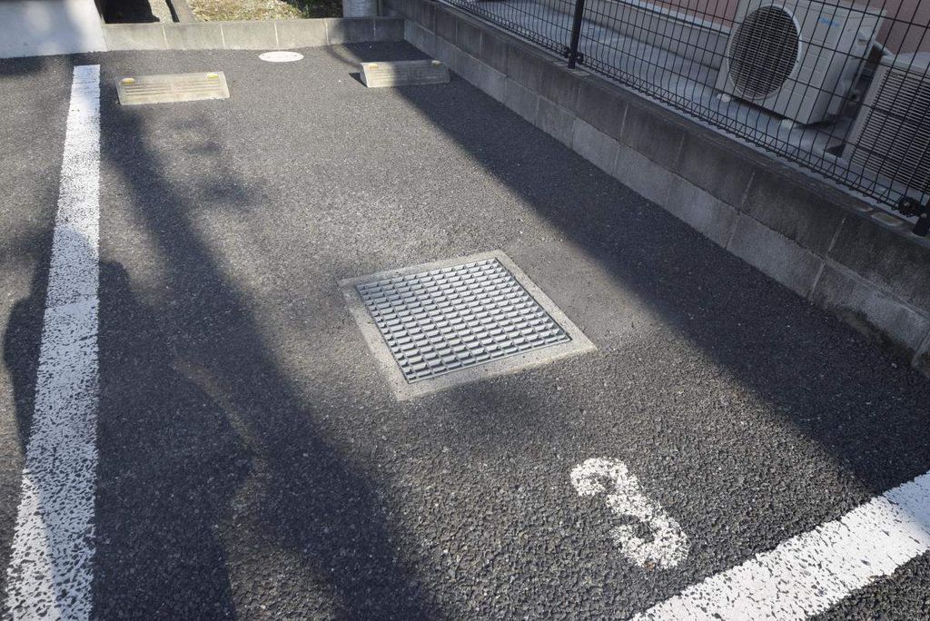 駐車場　駐車場