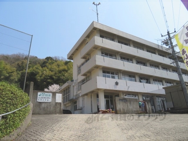 小学校　吉原小学校（小学校）まで600m