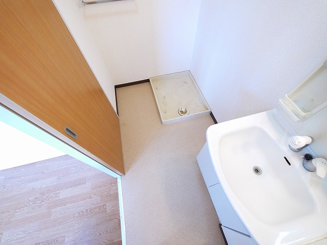 洗面設備　スペースが確保できる洗面所です