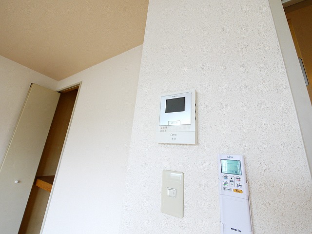 セキュリティ　モニター付きインターホーン