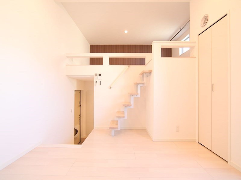 その他　洋室6.3帖　ロフト5.7帖（収納にも寝室にも使えます）