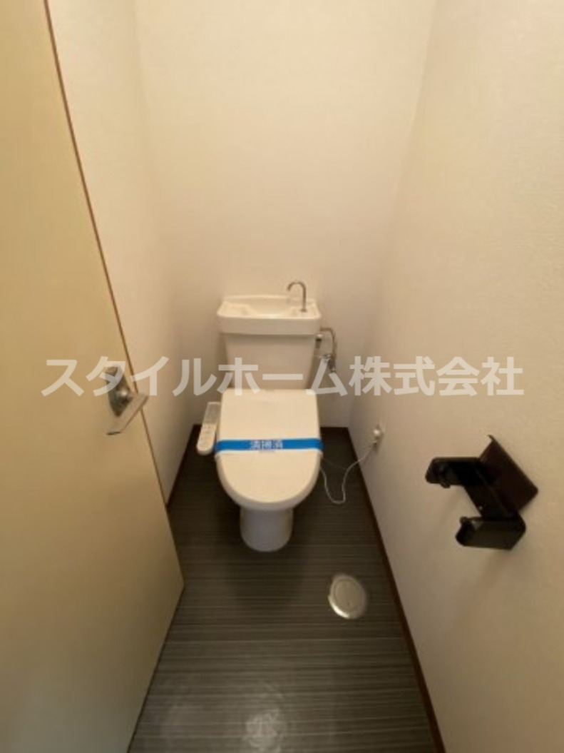 トイレ　別部屋写真です。