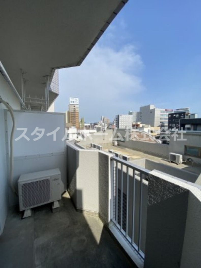 バルコニー　別部屋写真です。