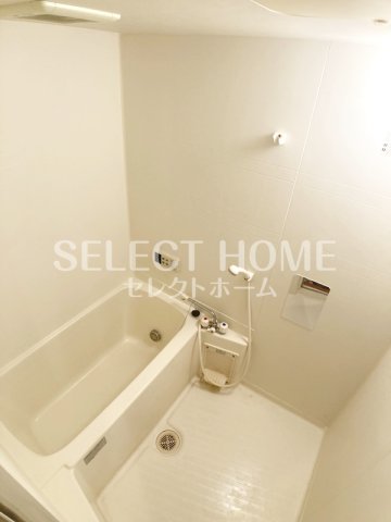 バス・シャワールーム　同型タイプお風呂で日々の疲れを落としましょう