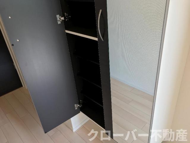 玄関　下駄箱