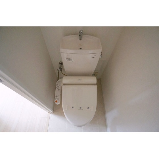 トイレ　温水洗浄便座