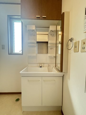 洗面設備　朝の準備がしやすくなる嬉しい独立洗面台です♪※前回募集時の写