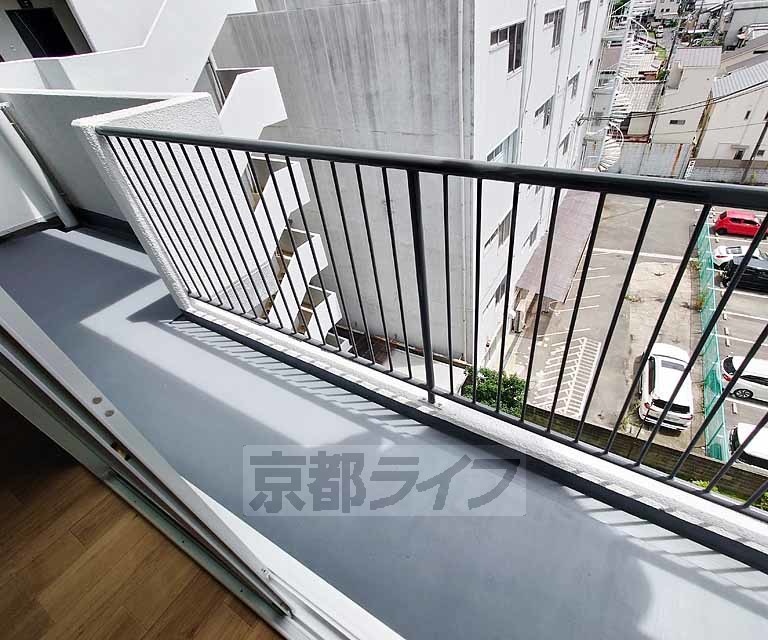 バルコニー　清潔感のあるベランダです。