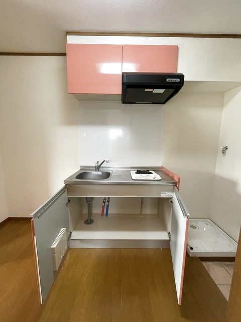 キッチン　上下に収納付きのキッチン☆キッチン用品もスッキリ！！