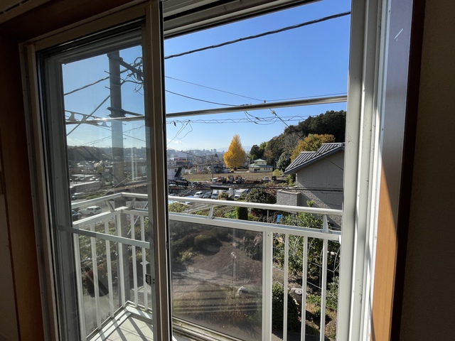 バルコニー　お天気な日はバルコニーに洗濯物を干す事ができます☆