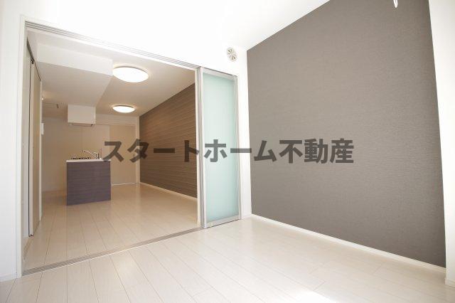 その他部屋・スペース　広くて明るい寝室