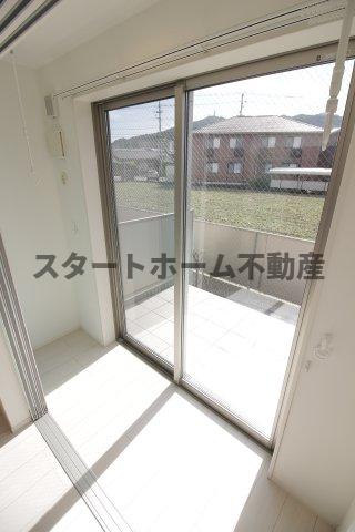 バルコニー　バルコニーからの眺めを楽しみながら食事をしませんか