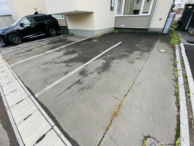 駐車場　駐車場