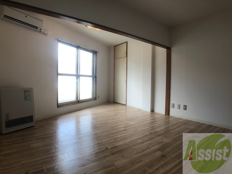 居室・リビング　広々としていてとても開放感があるお部屋ですよ