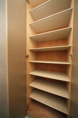 収納　シューズケース