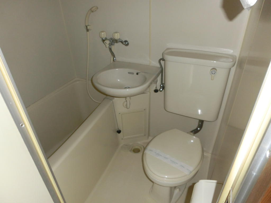 バス・シャワールーム　※写真は別のお部屋です。現況を優先させていただきます。