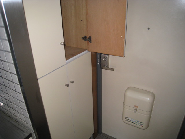 玄関　※写真は別のお部屋です。現況を優先させて頂きます