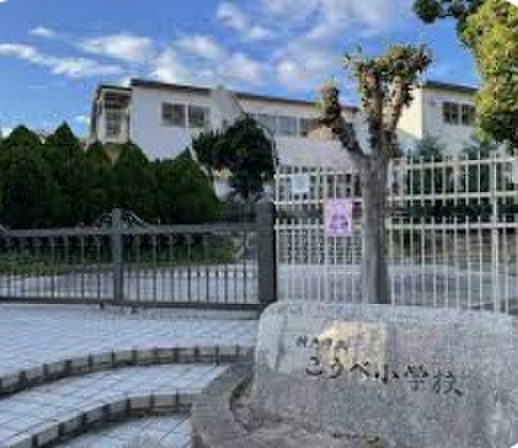 小学校　こうべ小学校（小学校）まで500m