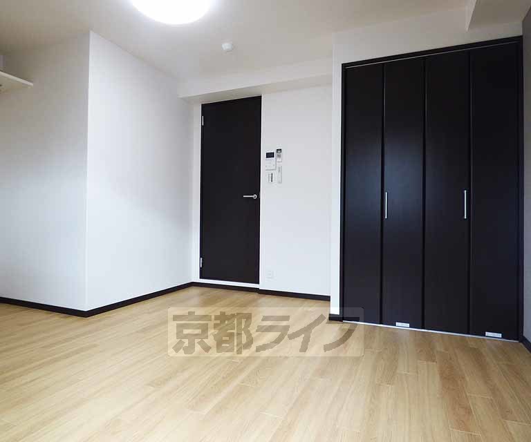 居室・リビング　広々とした室内です。