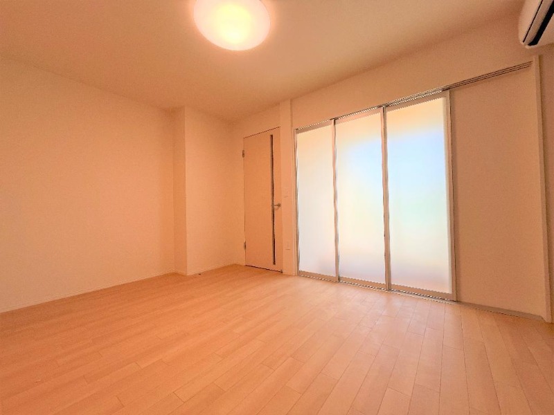 居室・リビング　図面と現状に相違がある場合には現状を優先