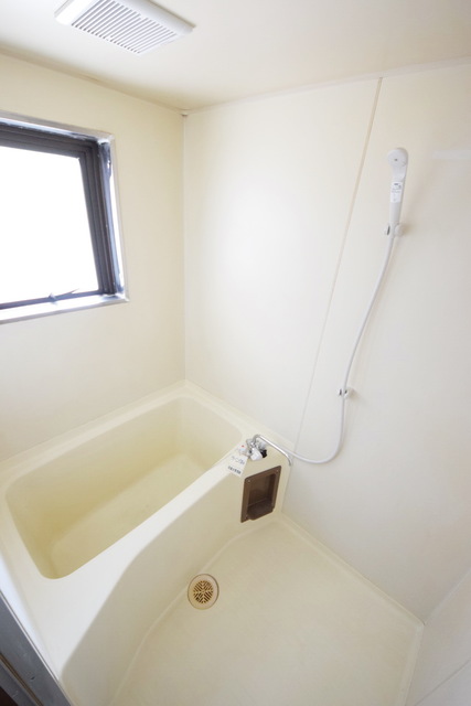 バス・シャワールーム　～換気もしやすそう～