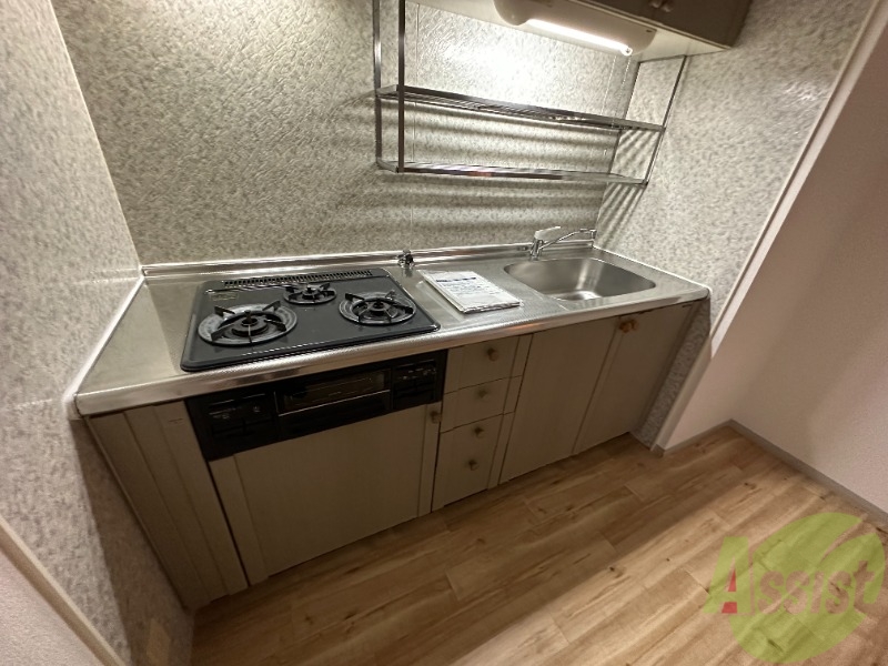 キッチン　広々システムキッチンで料理がはかどりますねー