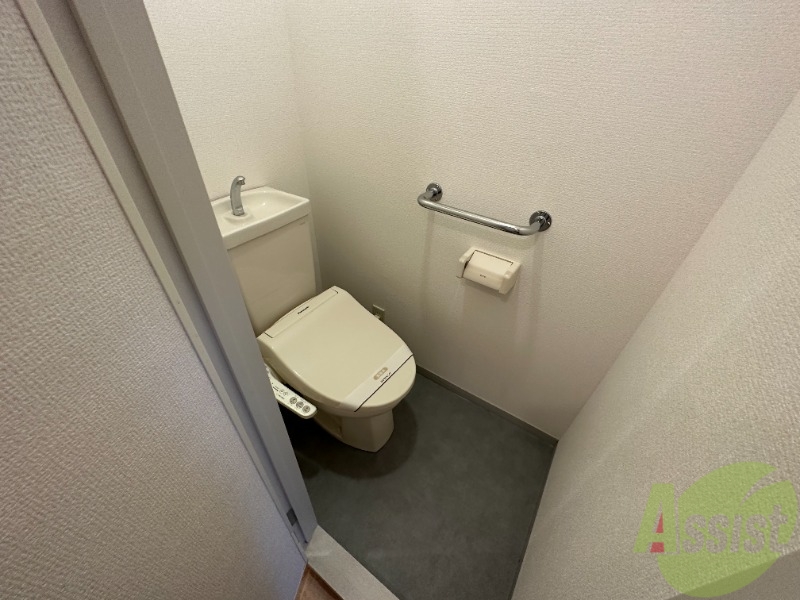 トイレ　ウォシュレット付きです。