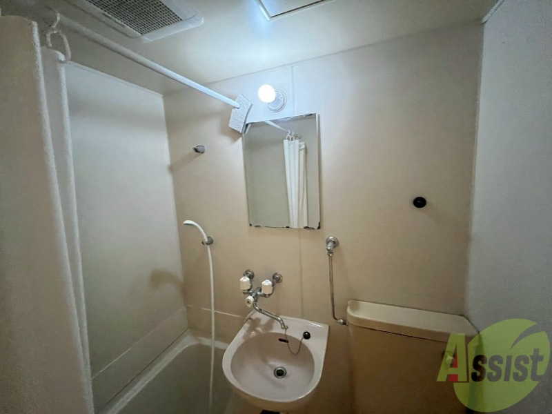 洗面設備　洗面台。身支度にはかかせないですよね～。