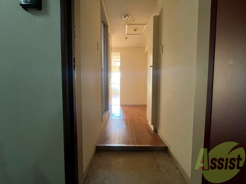 玄関　玄関の様子です。明るい印象ですね。気分もあがりそう。