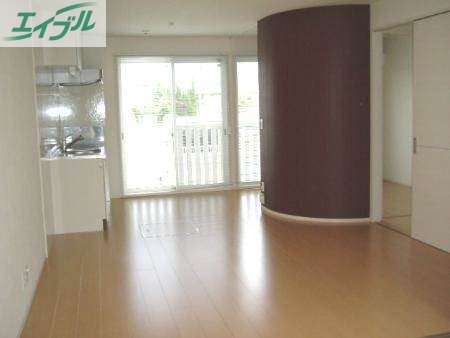 居室・リビング　広い居室♪