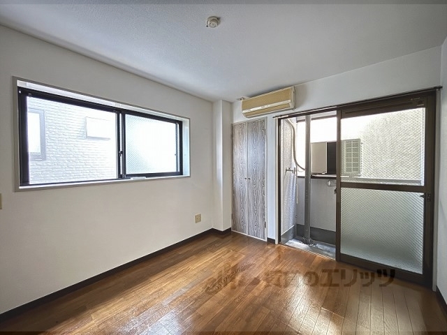 居室・リビング　洋室