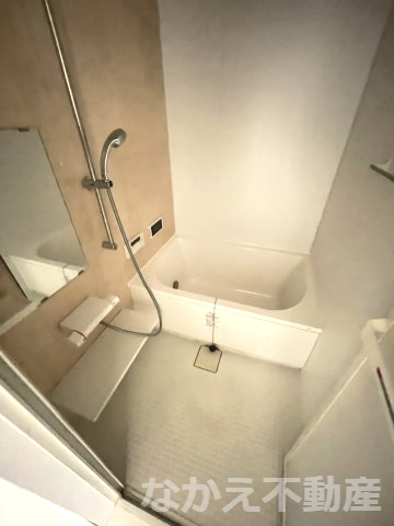 バス・シャワールーム　コンパクトで使いやすいお風呂です