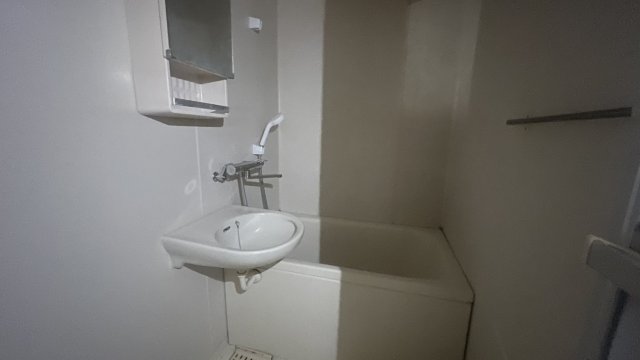 バス・シャワールーム　同物件別号室の写真です。