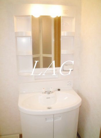 洗面設備　独立洗面台です。