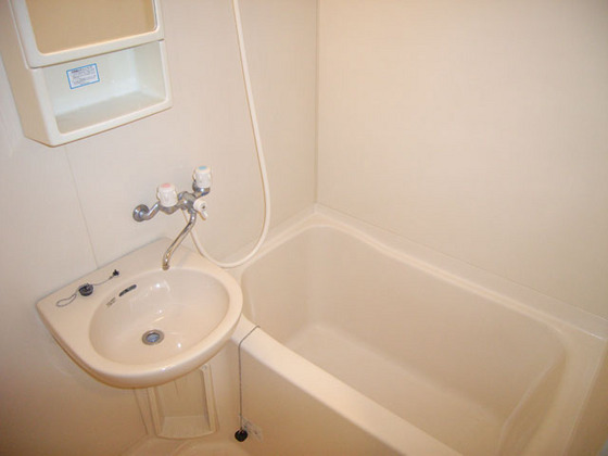 バス・シャワールーム　※他のお部屋の写真です。