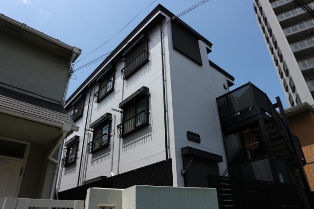 建物外観　駅からの立地は魅力的です
