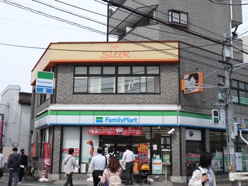 コンビニ　ファミリーマート 下総中山駅北口店（コンビニ）まで182m