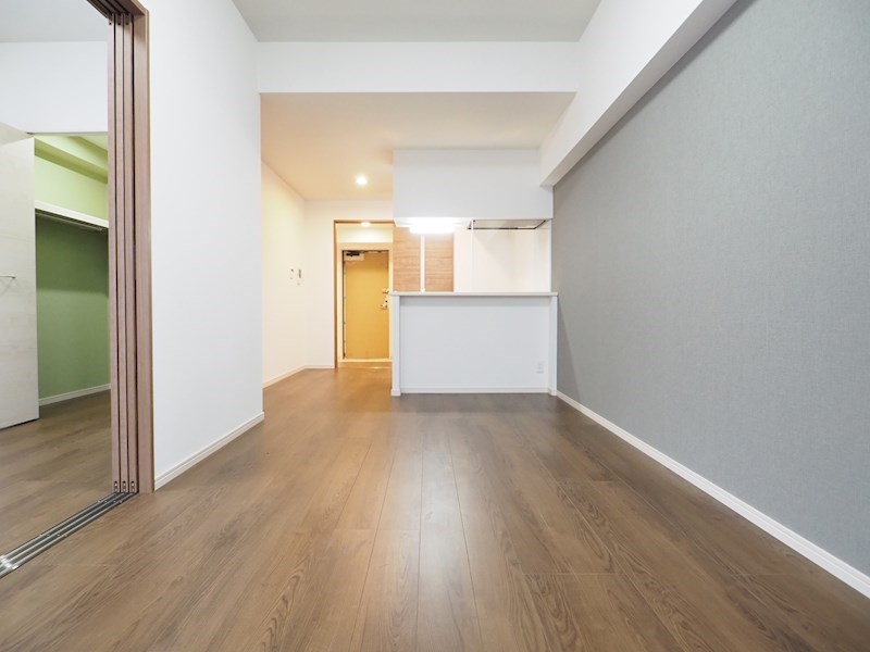 居室・リビング　広々としたリビング