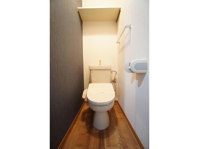 トイレ　温水洗浄便座