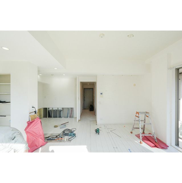 居室・リビング　リノベ中写真ご容赦ください。