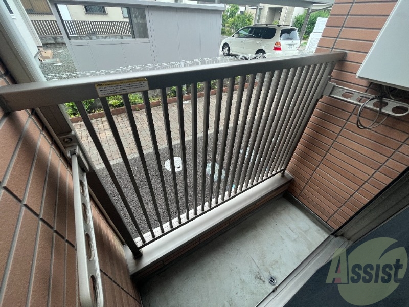 バルコニー　バルコニーは洗濯物を干すのに十分な広さがありますね。